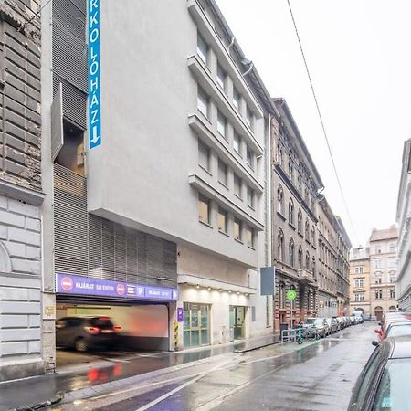 Very Central Convenient Flat Budapest Exteriör bild