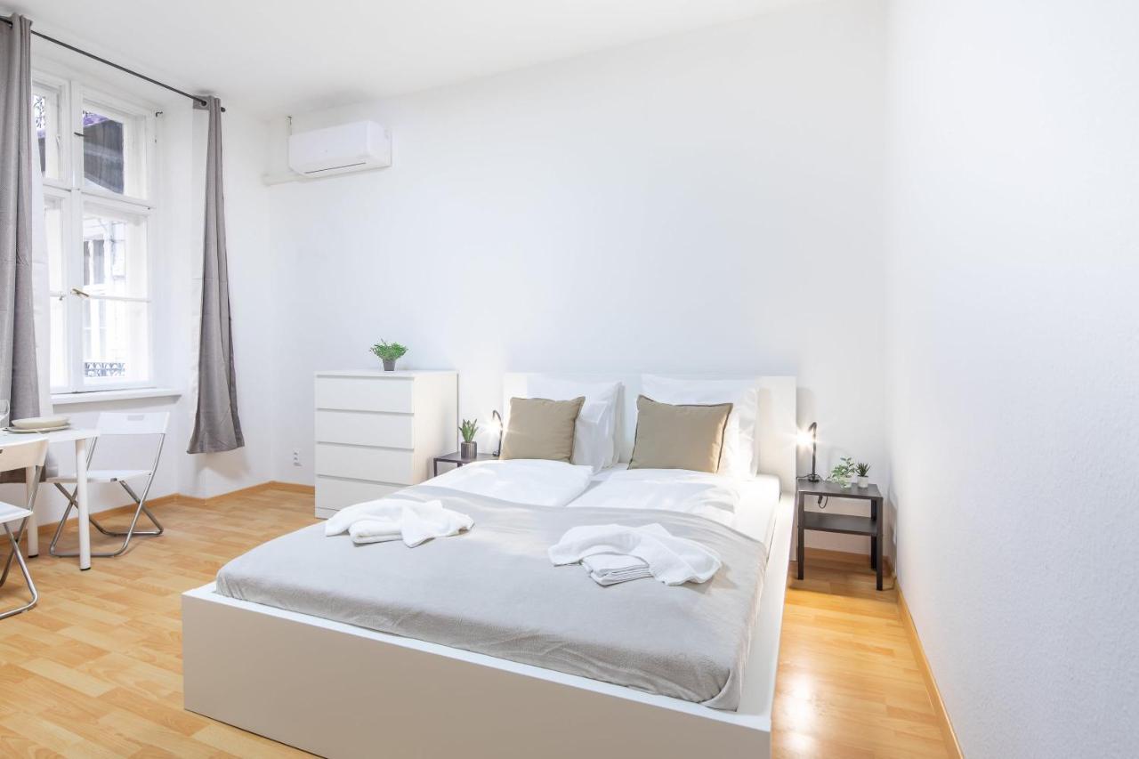 Very Central Convenient Flat Budapest Exteriör bild