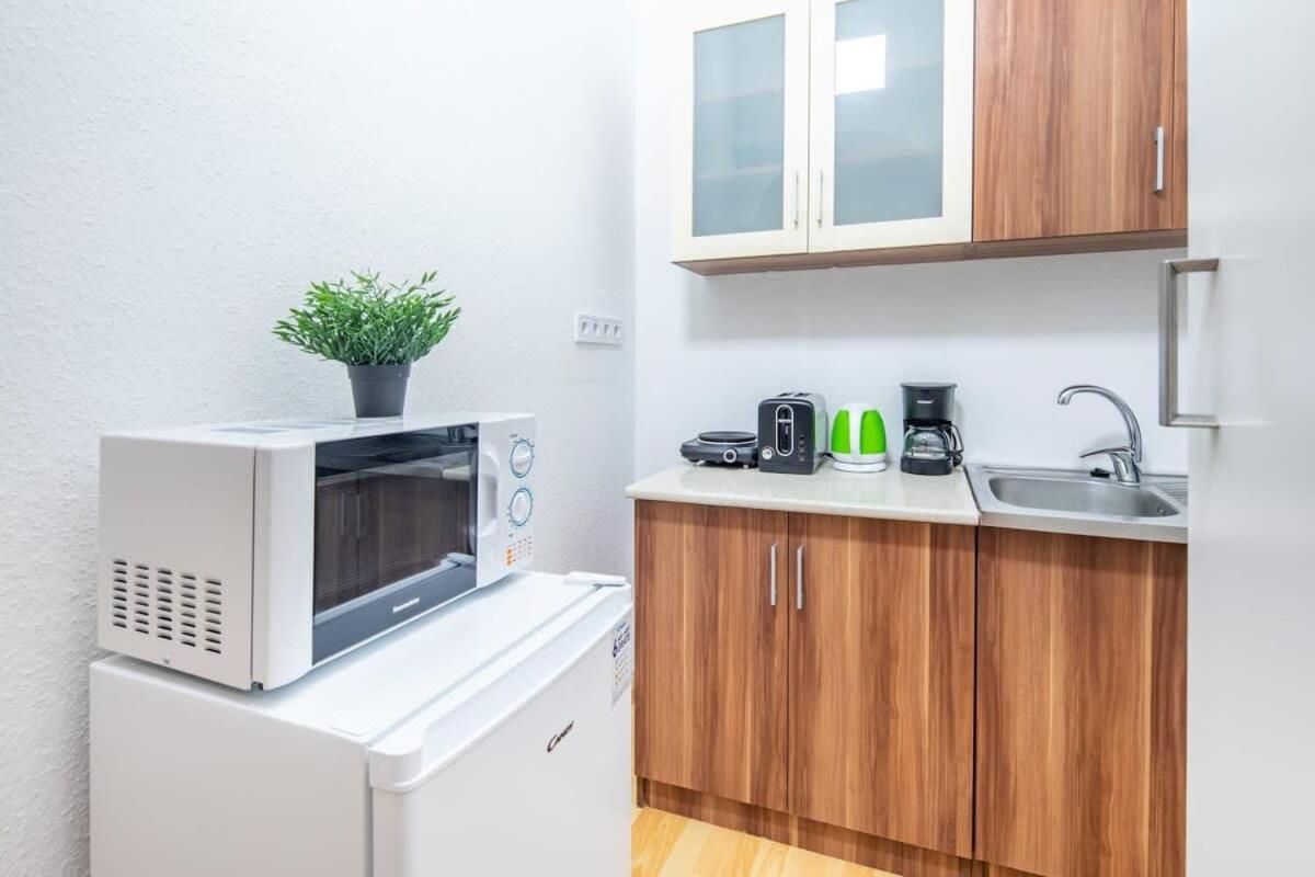 Very Central Convenient Flat Budapest Exteriör bild
