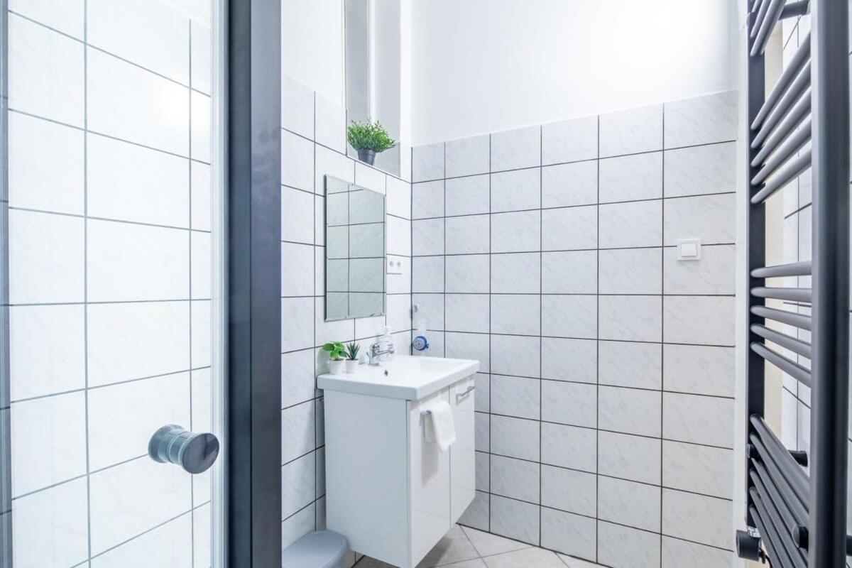 Very Central Convenient Flat Budapest Exteriör bild