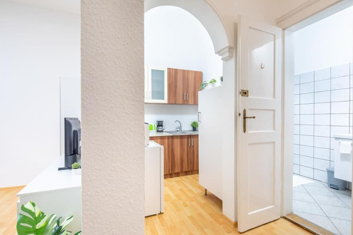 Very Central Convenient Flat Budapest Exteriör bild