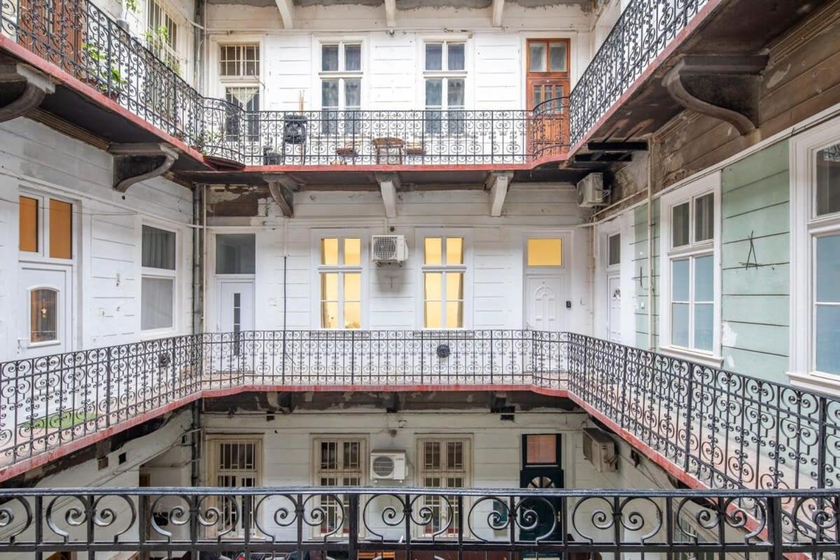 Very Central Convenient Flat Budapest Exteriör bild